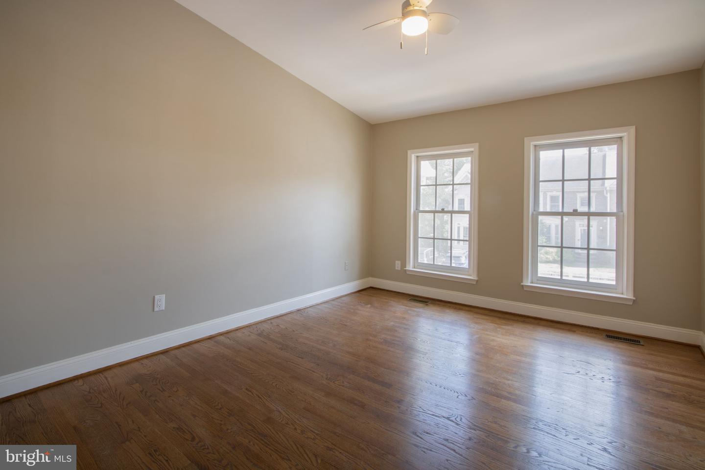 3906 VALLEY RIDGE DR, FAIRFAX, Virginia 22033, 2 Bedrooms Bedrooms, ,3 BathroomsBathrooms,Residential,For sale,3906 VALLEY RIDGE DR,VAFX2229978 MLS # VAFX2229978