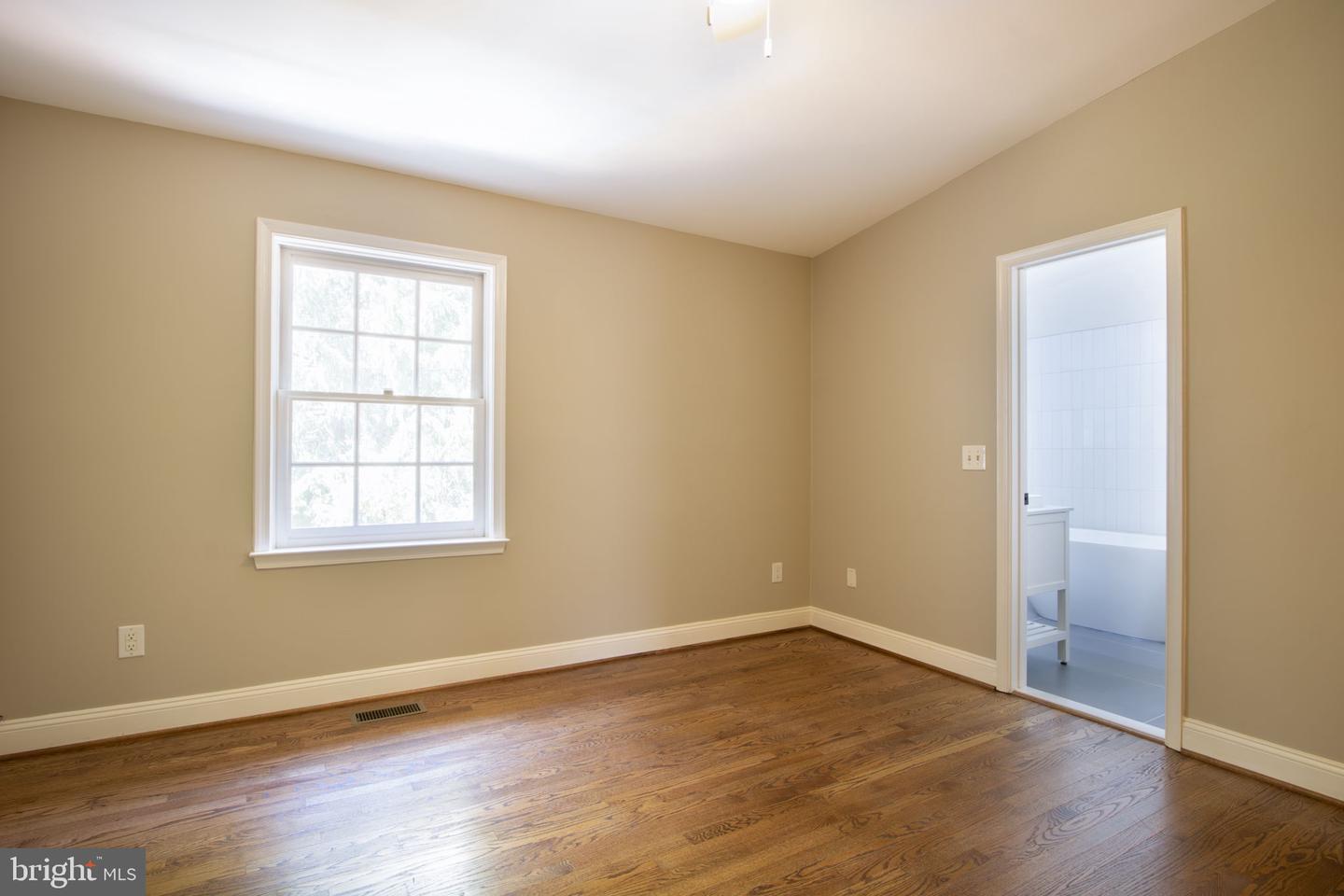 3906 VALLEY RIDGE DR, FAIRFAX, Virginia 22033, 2 Bedrooms Bedrooms, ,3 BathroomsBathrooms,Residential,For sale,3906 VALLEY RIDGE DR,VAFX2229978 MLS # VAFX2229978