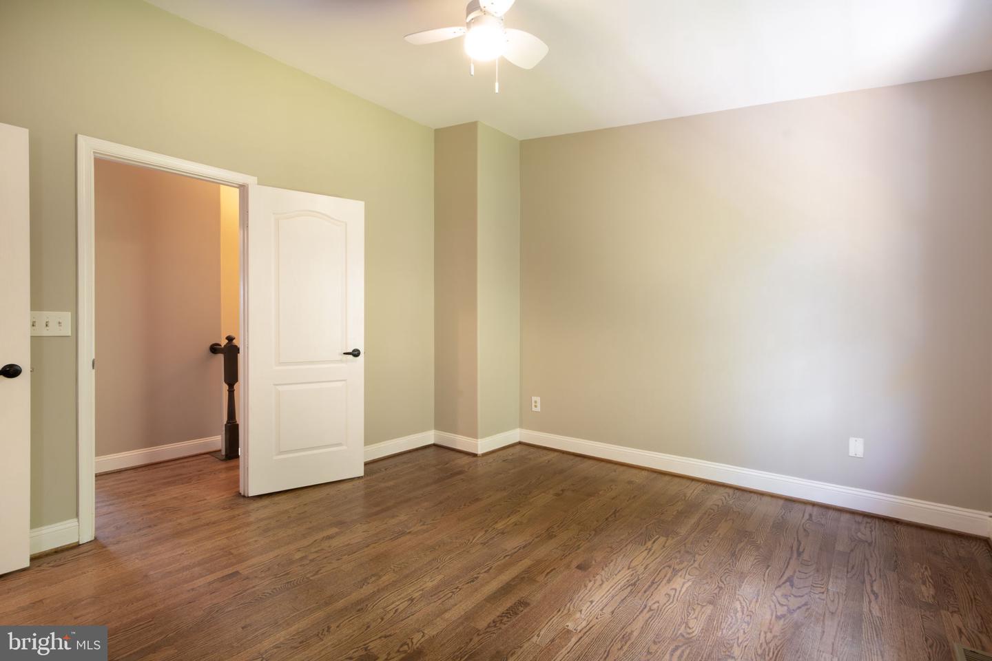 3906 VALLEY RIDGE DR, FAIRFAX, Virginia 22033, 2 Bedrooms Bedrooms, ,3 BathroomsBathrooms,Residential,For sale,3906 VALLEY RIDGE DR,VAFX2229978 MLS # VAFX2229978