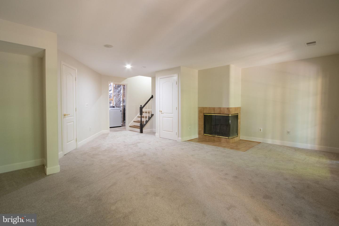 3906 VALLEY RIDGE DR, FAIRFAX, Virginia 22033, 2 Bedrooms Bedrooms, ,3 BathroomsBathrooms,Residential,For sale,3906 VALLEY RIDGE DR,VAFX2229978 MLS # VAFX2229978