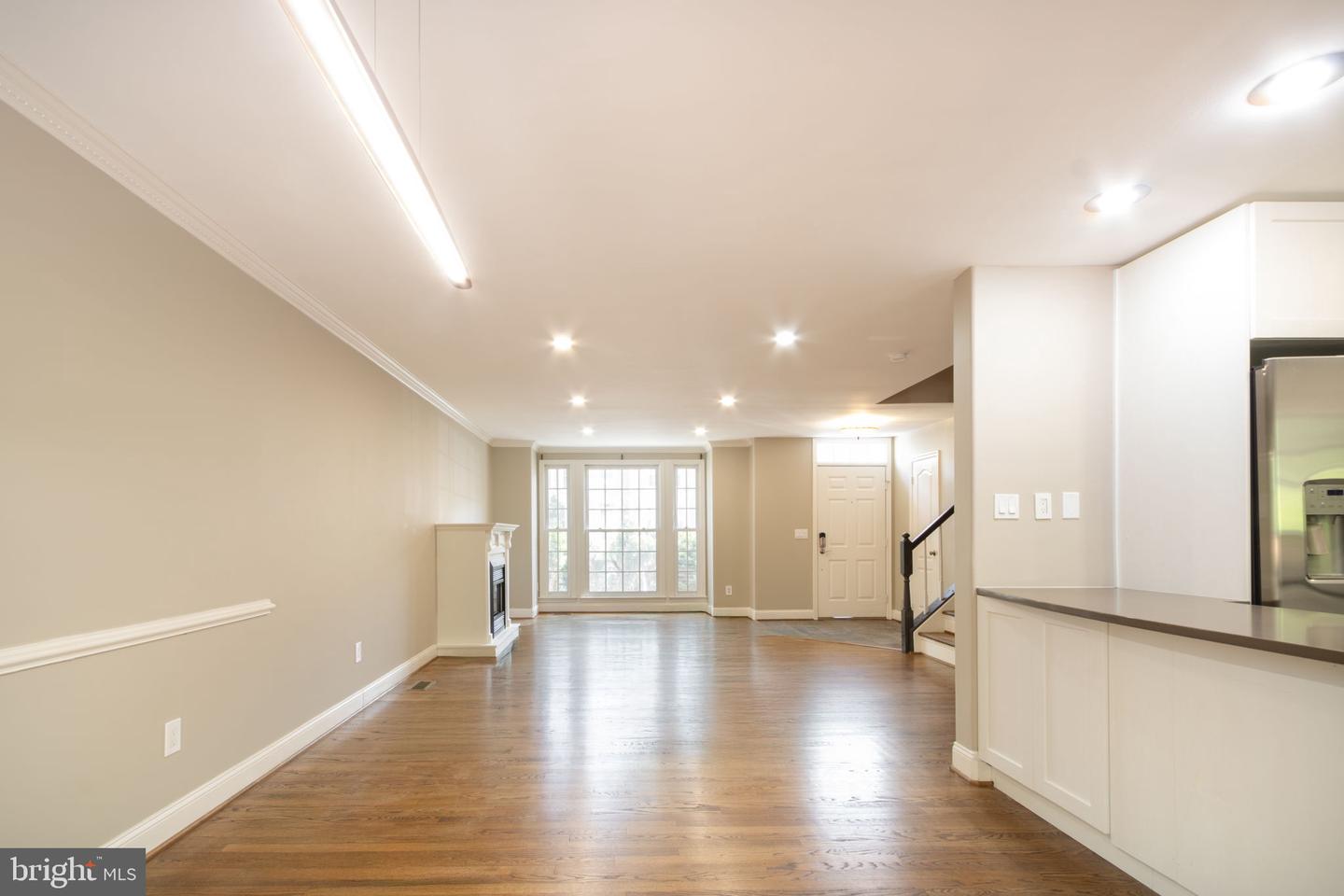 3906 VALLEY RIDGE DR, FAIRFAX, Virginia 22033, 2 Bedrooms Bedrooms, ,3 BathroomsBathrooms,Residential,For sale,3906 VALLEY RIDGE DR,VAFX2229978 MLS # VAFX2229978