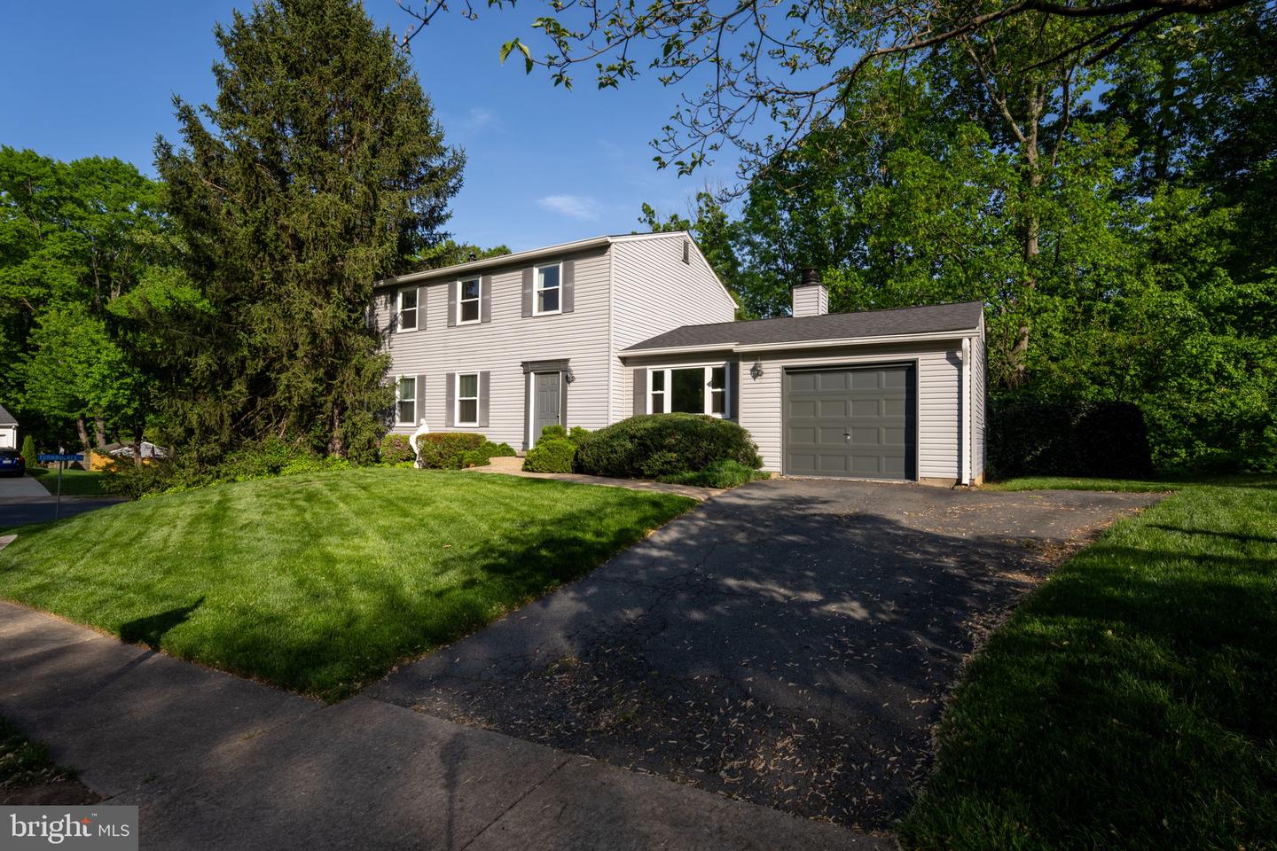 9801 PULHAM RD, BURKE, Virginia 22015, 4 Bedrooms Bedrooms, ,2 BathroomsBathrooms,Residential,For sale,9801 PULHAM RD,VAFX2230012 MLS # VAFX2230012