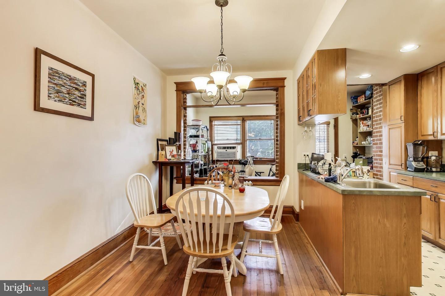 332 13TH ST SE, WASHINGTON, District Of Columbia 20003, 2 Bedrooms Bedrooms, ,2 BathroomsBathrooms,Residential,For sale,332 13TH ST SE,DCDC2192142 MLS # DCDC2192142