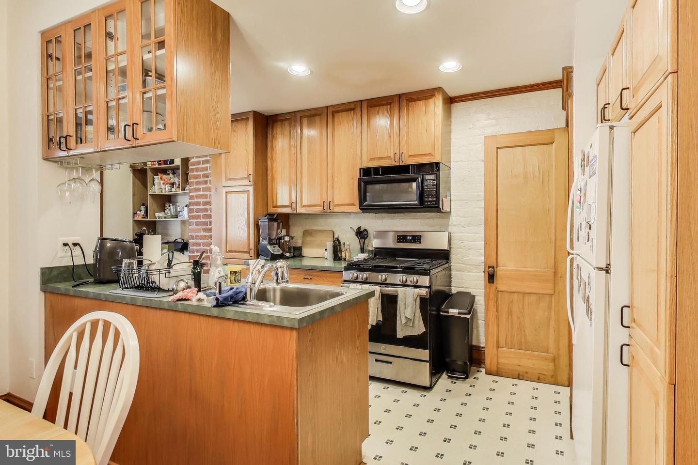 332 13TH ST SE, WASHINGTON, District Of Columbia 20003, 2 Bedrooms Bedrooms, ,2 BathroomsBathrooms,Residential,For sale,332 13TH ST SE,DCDC2192142 MLS # DCDC2192142