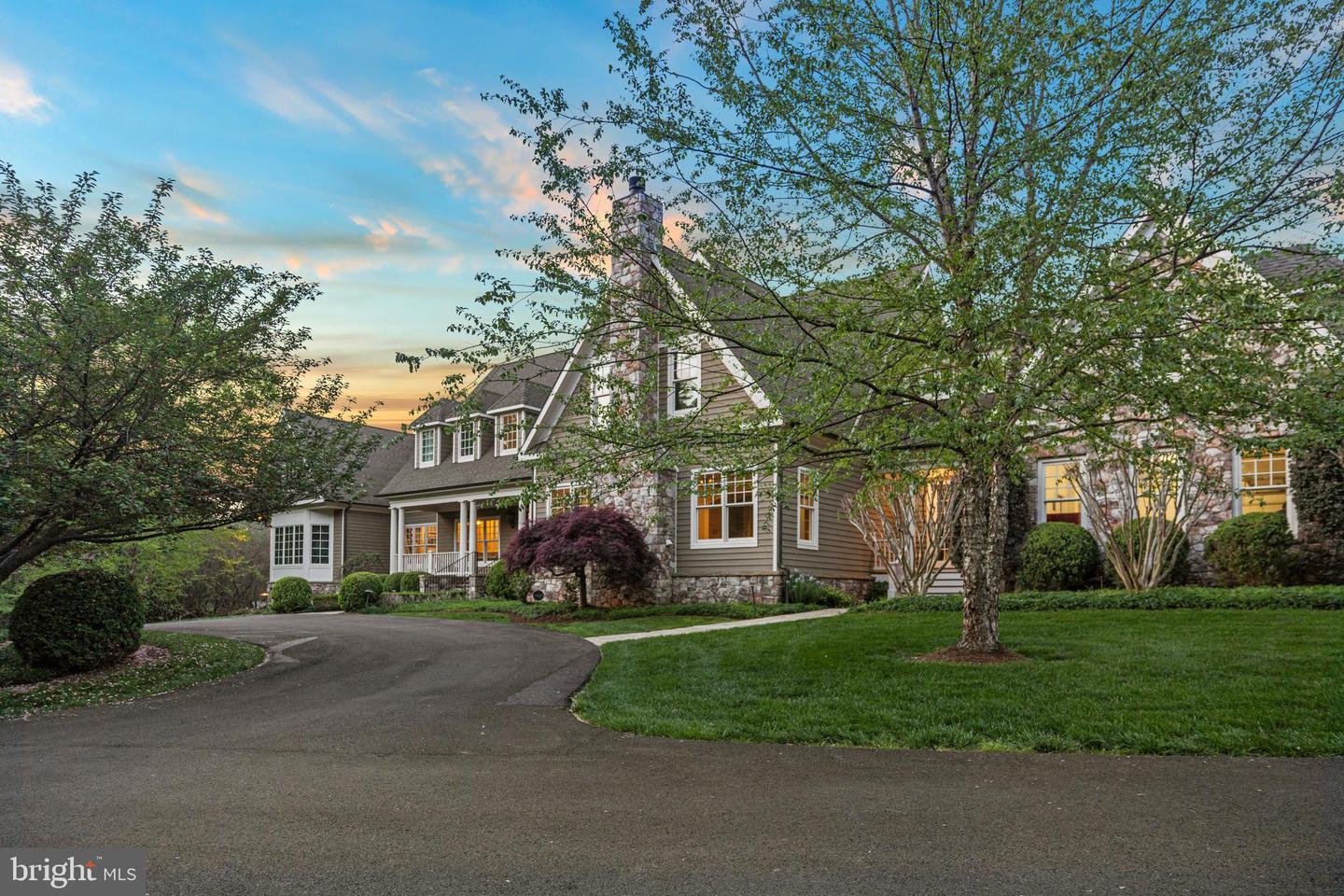 11820 PLANTATION DR, GREAT FALLS, Virginia 22066, 7 Bedrooms Bedrooms, ,6 BathroomsBathrooms,Residential,For sale,11820 PLANTATION DR,VAFX2230698 MLS # VAFX2230698