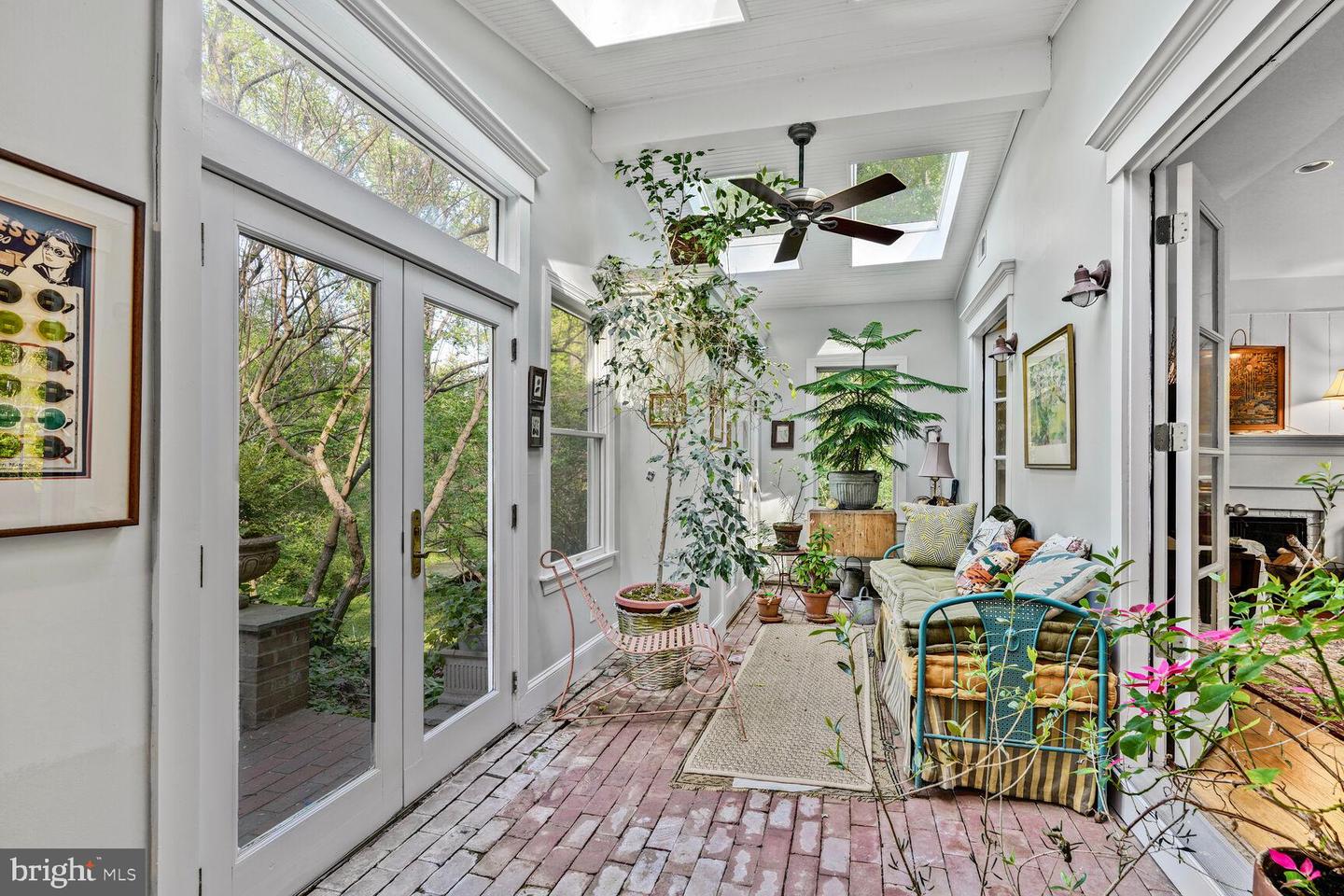6714 PRINCESS ANNE LN, FALLS CHURCH, Virginia 22042, 1 Bedroom Bedrooms, 6 Rooms Rooms,1 BathroomBathrooms,Residential,For sale,6714 PRINCESS ANNE LN,VAFX2230702 MLS # VAFX2230702
