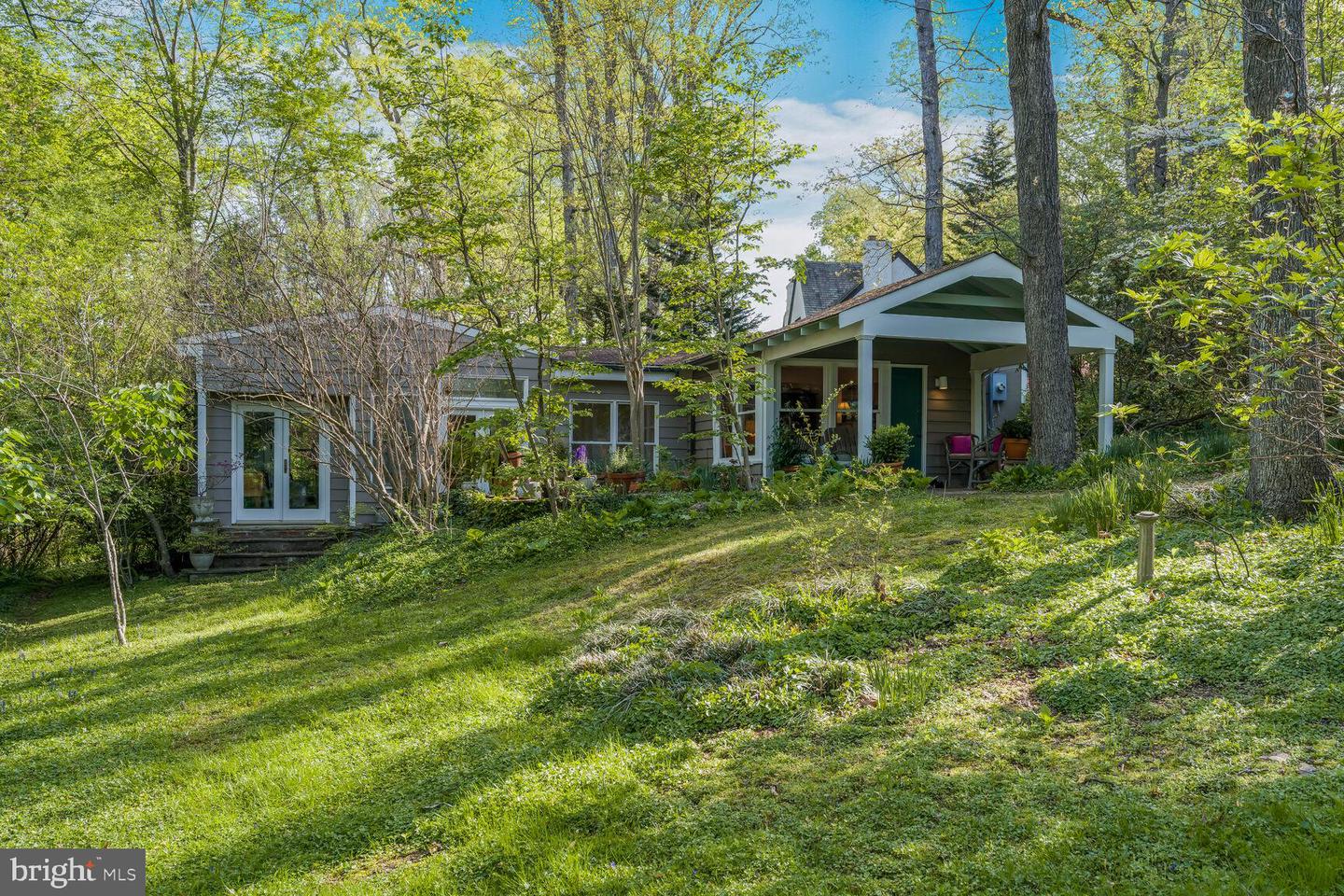 6714 PRINCESS ANNE LN, FALLS CHURCH, Virginia 22042, 1 Bedroom Bedrooms, 6 Rooms Rooms,1 BathroomBathrooms,Residential,For sale,6714 PRINCESS ANNE LN,VAFX2230702 MLS # VAFX2230702