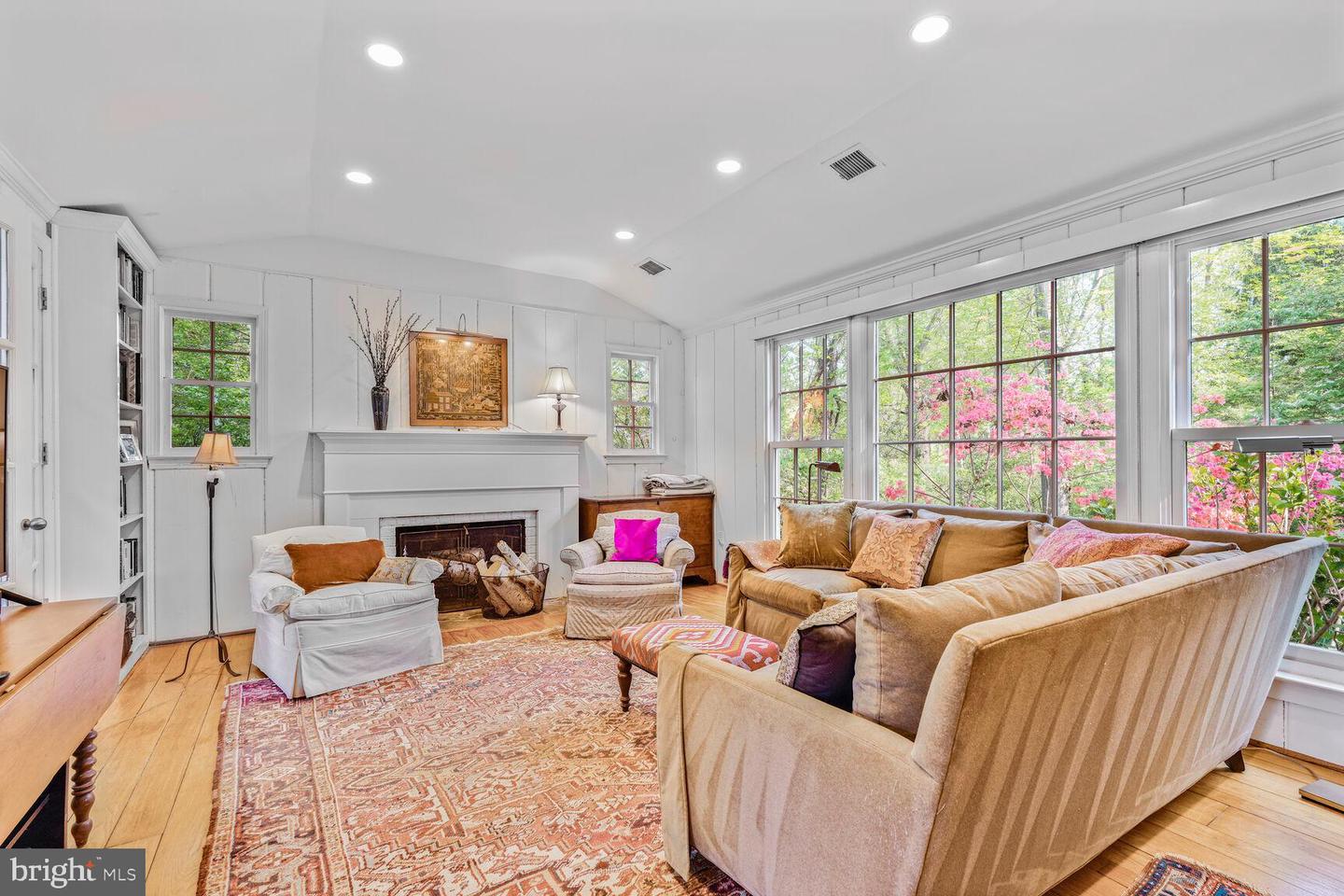 6714 PRINCESS ANNE LN, FALLS CHURCH, Virginia 22042, 1 Bedroom Bedrooms, 6 Rooms Rooms,1 BathroomBathrooms,Residential,For sale,6714 PRINCESS ANNE LN,VAFX2230702 MLS # VAFX2230702