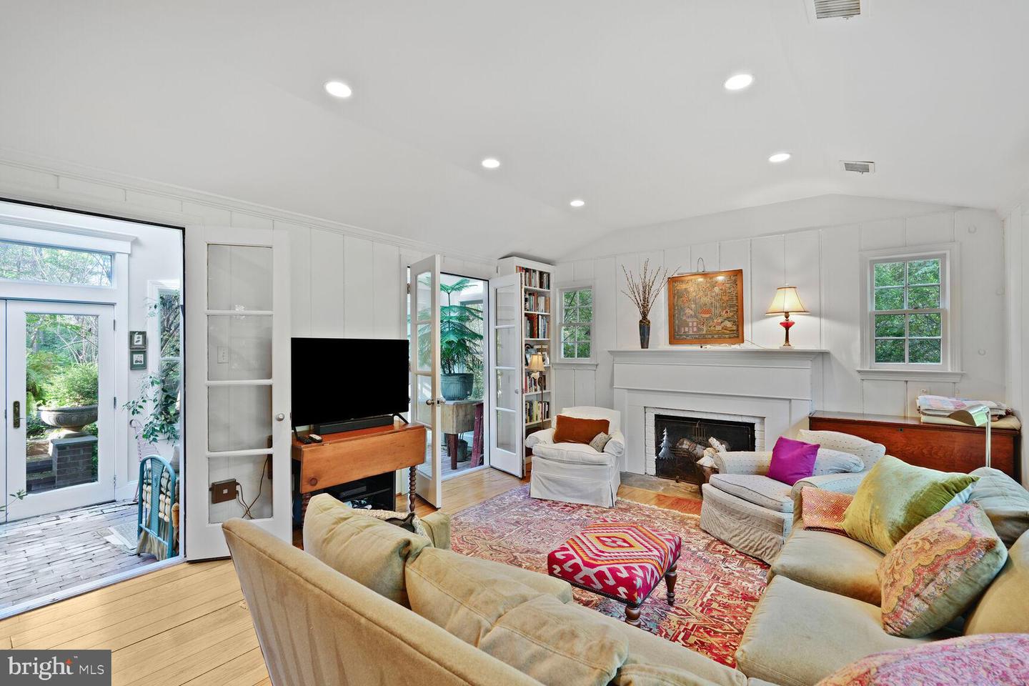 6714 PRINCESS ANNE LN, FALLS CHURCH, Virginia 22042, 1 Bedroom Bedrooms, 6 Rooms Rooms,1 BathroomBathrooms,Residential,For sale,6714 PRINCESS ANNE LN,VAFX2230702 MLS # VAFX2230702