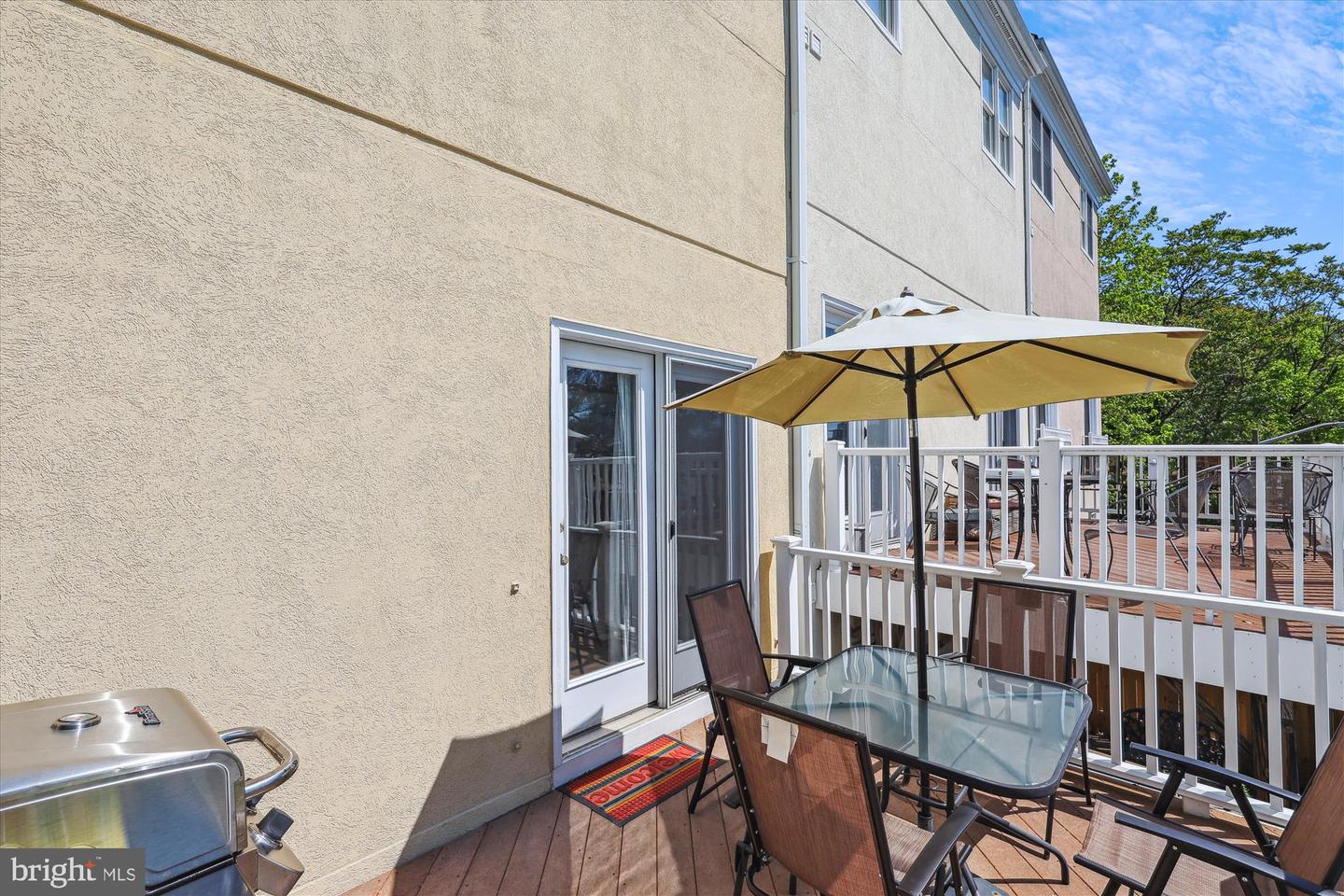 3814 WOODLAWN CT, ALEXANDRIA, Virginia 22304, 3 Bedrooms Bedrooms, ,3 BathroomsBathrooms,Residential,For sale,3814 WOODLAWN CT,VAAX2043360 MLS # VAAX2043360