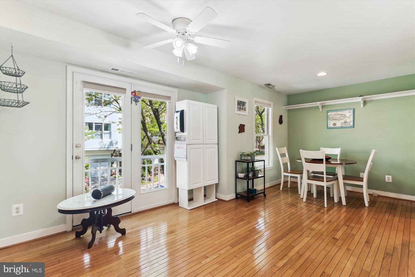 3814 WOODLAWN CT, ALEXANDRIA, Virginia 22304, 3 Bedrooms Bedrooms, ,3 BathroomsBathrooms,Residential,For sale,3814 WOODLAWN CT,VAAX2043360 MLS # VAAX2043360