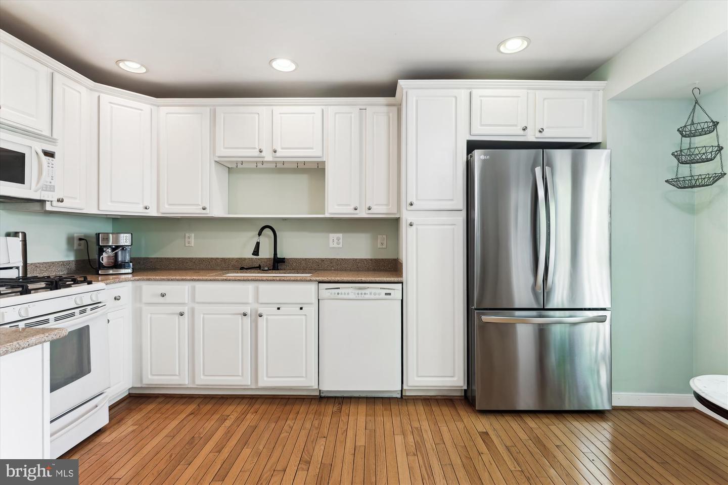 3814 WOODLAWN CT, ALEXANDRIA, Virginia 22304, 3 Bedrooms Bedrooms, ,3 BathroomsBathrooms,Residential,For sale,3814 WOODLAWN CT,VAAX2043360 MLS # VAAX2043360