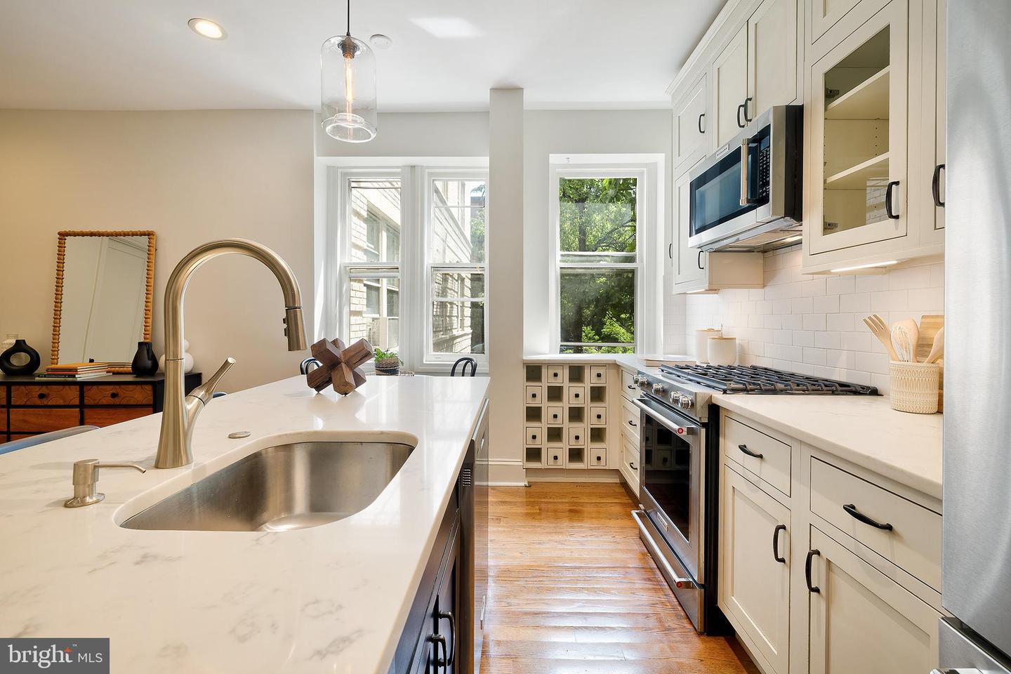 1725 17TH ST NW #106, WASHINGTON, District Of Columbia 20009, 1 Bedroom Bedrooms, ,1 BathroomBathrooms,Residential,For sale,1725 17TH ST NW #106,DCDC2192830 MLS # DCDC2192830
