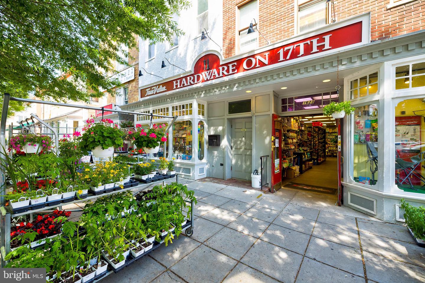 1725 17TH ST NW #106, WASHINGTON, District Of Columbia 20009, 1 Bedroom Bedrooms, ,1 BathroomBathrooms,Residential,For sale,1725 17TH ST NW #106,DCDC2192830 MLS # DCDC2192830