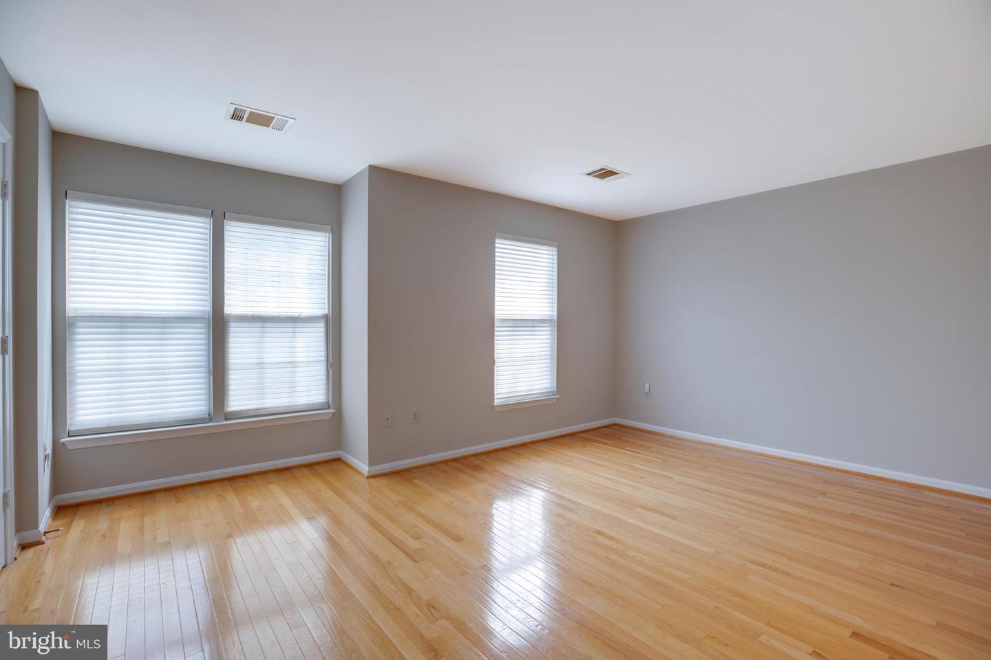 5909 RINARD DR, CENTREVILLE, Virginia 20120, 3 Bedrooms Bedrooms, ,2 BathroomsBathrooms,Residential,For sale,5909 RINARD DR,VAFX2231114 MLS # VAFX2231114