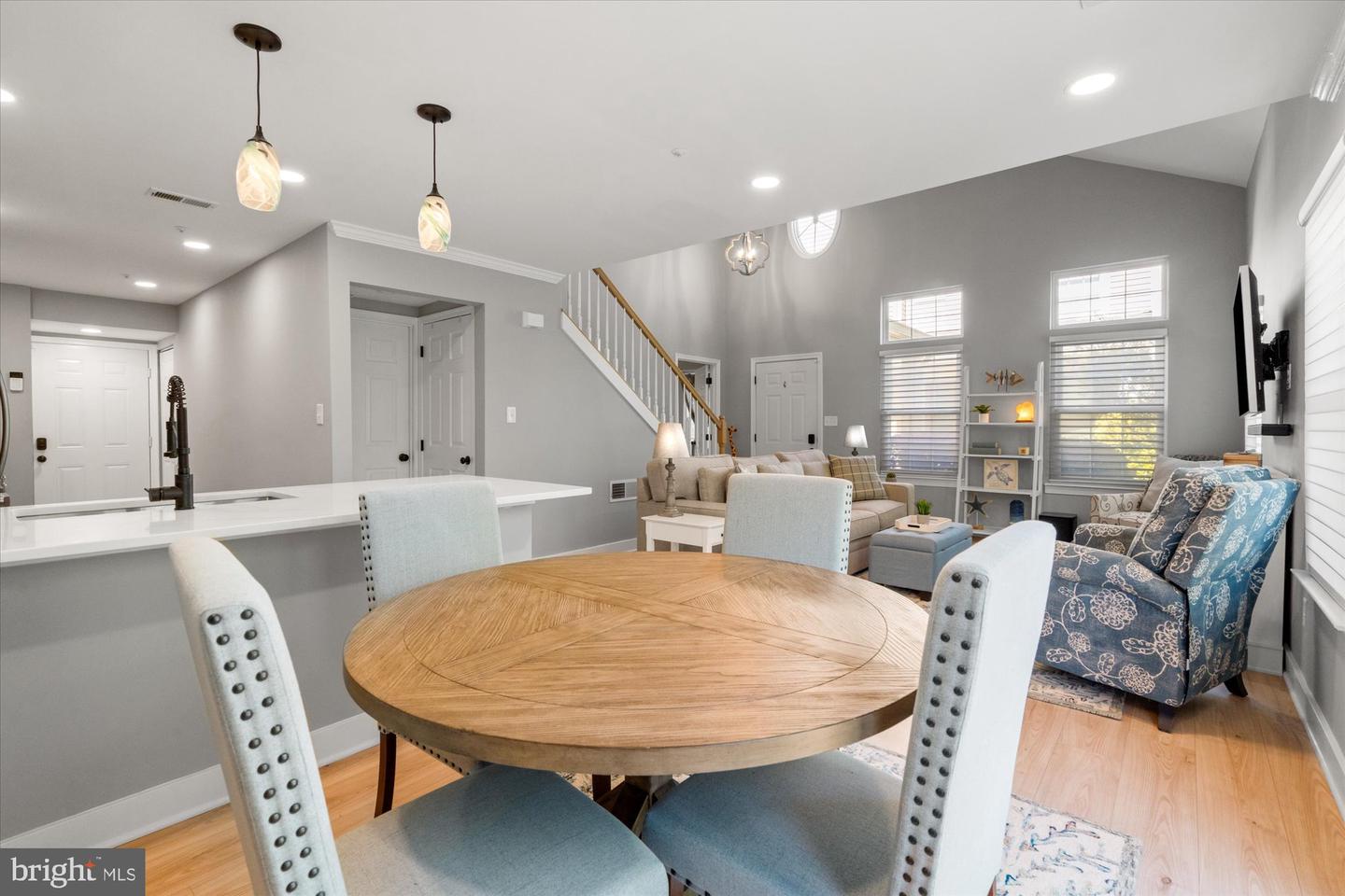 43426 EDGECLIFF TER, ASHBURN, Virginia 20147, 2 Bedrooms Bedrooms, ,2 BathroomsBathrooms,Residential,For sale,43426 EDGECLIFF TER,VALO2092584 MLS # VALO2092584