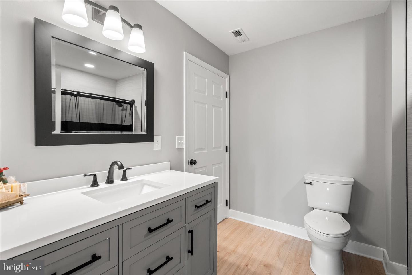 43426 EDGECLIFF TER, ASHBURN, Virginia 20147, 2 Bedrooms Bedrooms, ,2 BathroomsBathrooms,Residential,For sale,43426 EDGECLIFF TER,VALO2092584 MLS # VALO2092584
