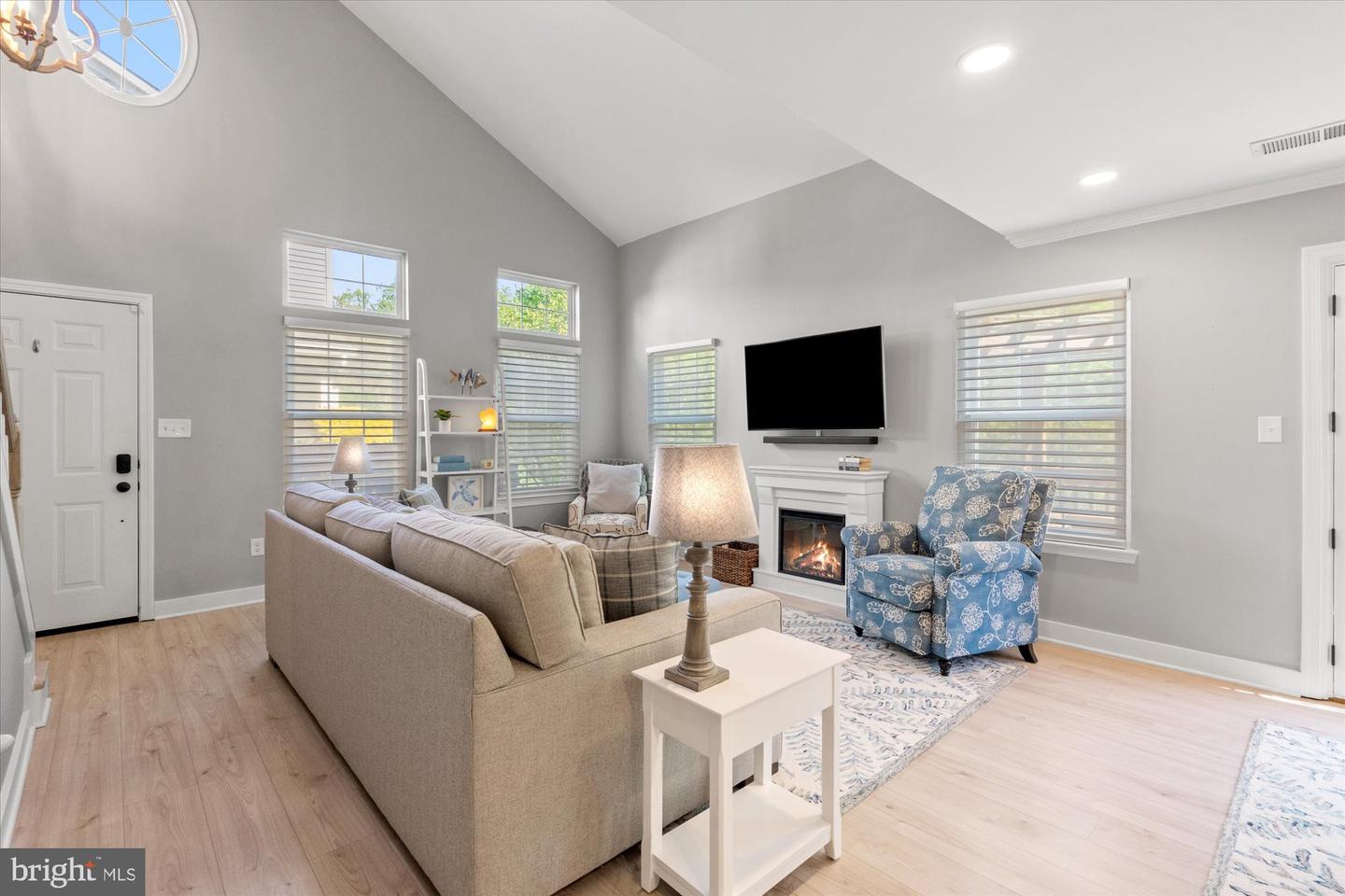 43426 EDGECLIFF TER, ASHBURN, Virginia 20147, 2 Bedrooms Bedrooms, ,2 BathroomsBathrooms,Residential,For sale,43426 EDGECLIFF TER,VALO2092584 MLS # VALO2092584