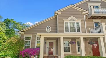 43426 EDGECLIFF TER, ASHBURN, Virginia 20147, 2 Bedrooms Bedrooms, ,2 BathroomsBathrooms,Residential,For sale,43426 EDGECLIFF TER,VALO2092584 MLS # VALO2092584