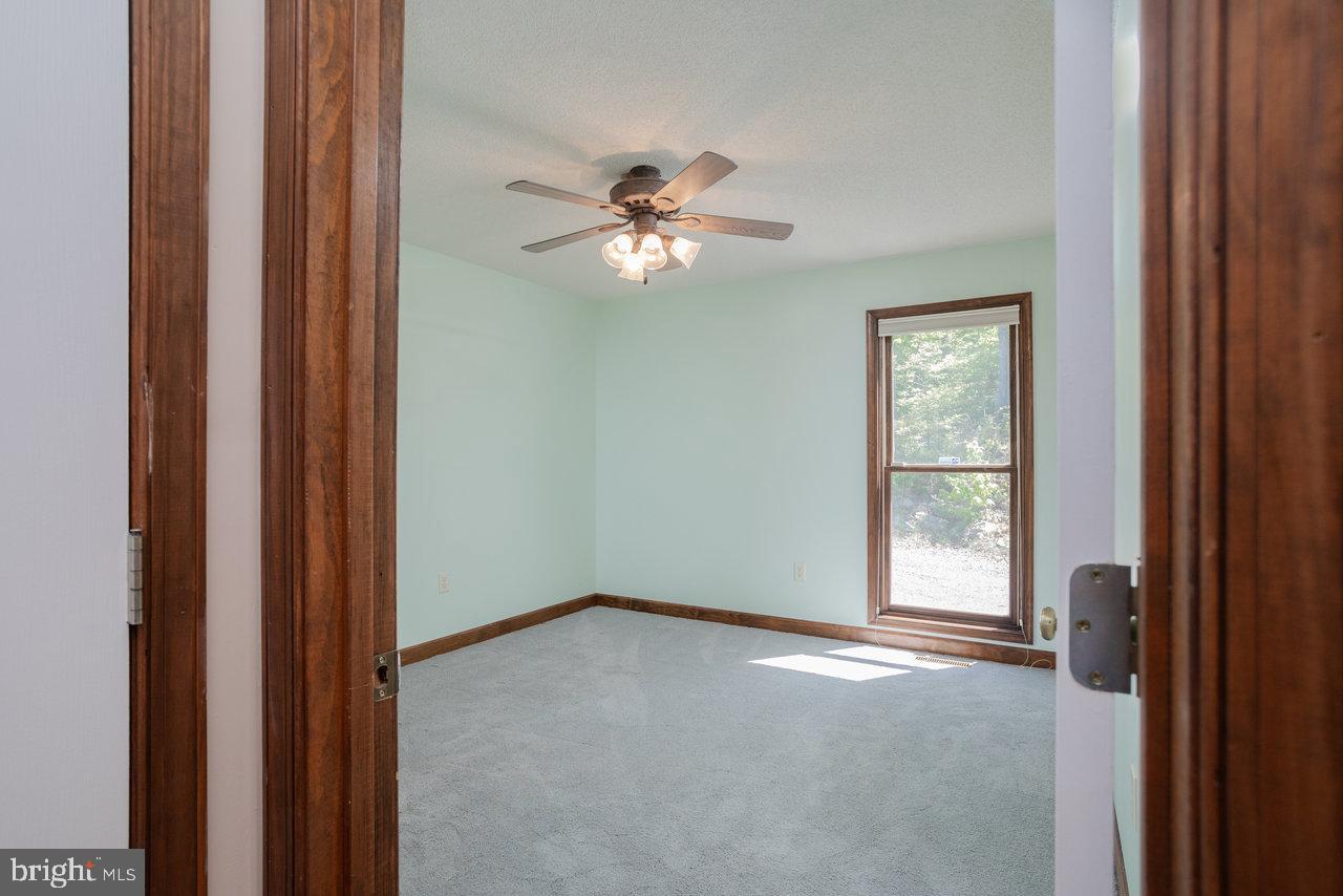 267 TOMAHAWK LN, EDINBURG, Virginia 22824, 3 Bedrooms Bedrooms, ,3 BathroomsBathrooms,Residential,For sale,267 TOMAHAWK LN,VASH2011080 MLS # VASH2011080