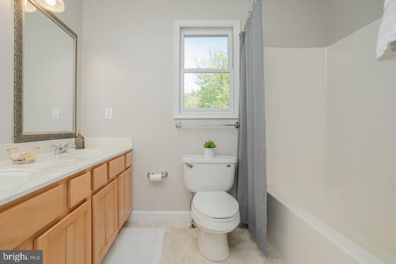 267 TOMAHAWK LN, EDINBURG, Virginia 22824, 3 Bedrooms Bedrooms, ,3 BathroomsBathrooms,Residential,For sale,267 TOMAHAWK LN,VASH2011080 MLS # VASH2011080