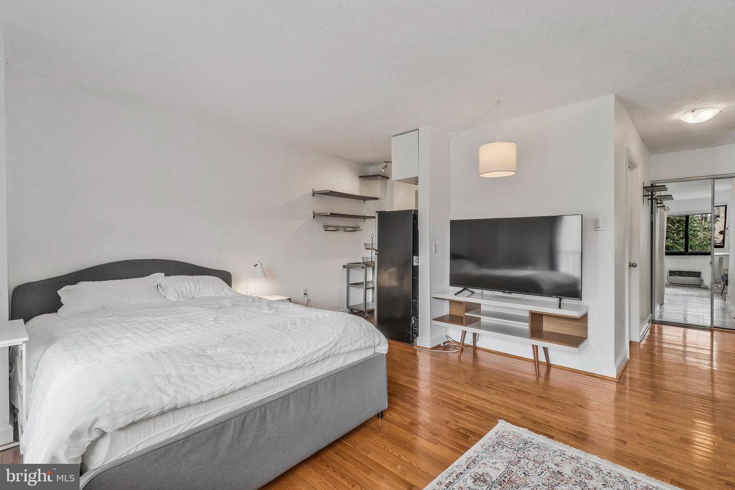 1816 NEW HAMPSHIRE AVE NW #303, WASHINGTON, District Of Columbia 20009, ,1 BathroomBathrooms,Residential,For sale,1816 NEW HAMPSHIRE AVE NW #303,DCDC2193516 MLS # DCDC2193516