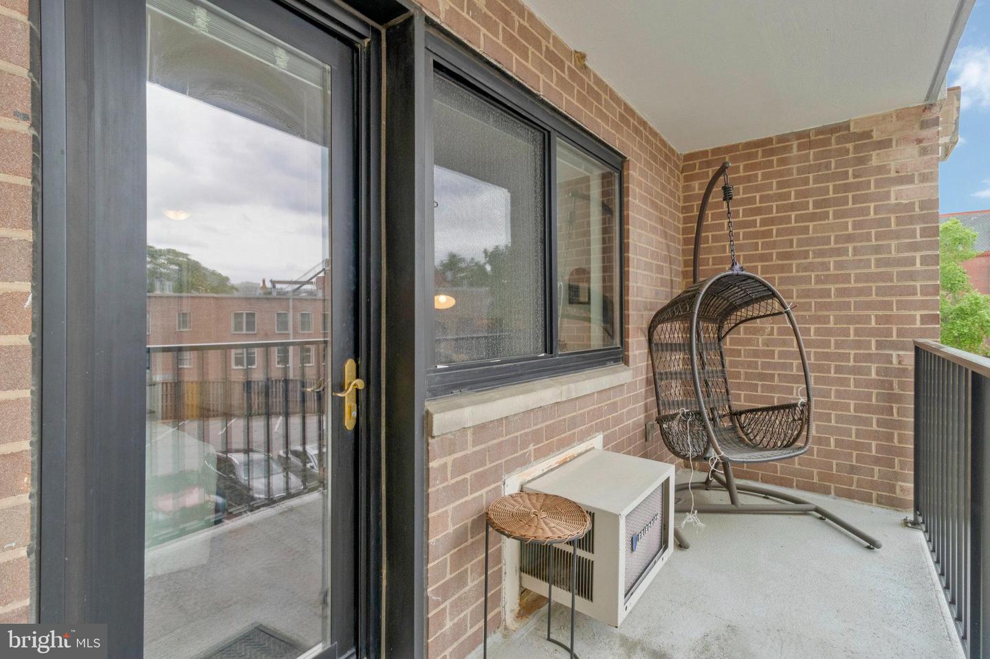 1816 NEW HAMPSHIRE AVE NW #303, WASHINGTON, District Of Columbia 20009, ,1 BathroomBathrooms,Residential,For sale,1816 NEW HAMPSHIRE AVE NW #303,DCDC2193516 MLS # DCDC2193516