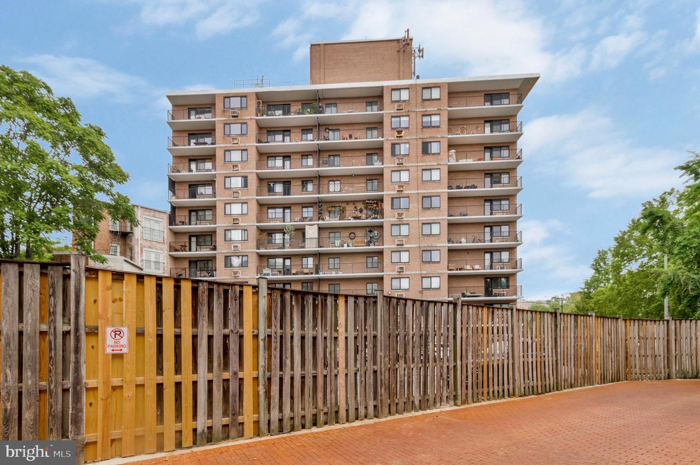 1816 NEW HAMPSHIRE AVE NW #303, WASHINGTON, District Of Columbia 20009, ,1 BathroomBathrooms,Residential,For sale,1816 NEW HAMPSHIRE AVE NW #303,DCDC2193516 MLS # DCDC2193516