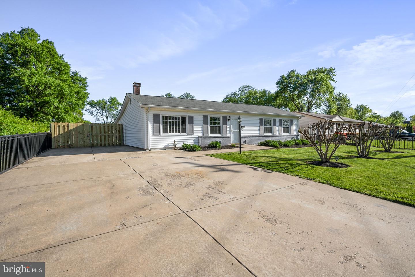 619 W CHURCH RD, STERLING, Virginia 20164, 5 Bedrooms Bedrooms, ,2 BathroomsBathrooms,Residential,For sale,619 W CHURCH RD,VALO2092788 MLS # VALO2092788