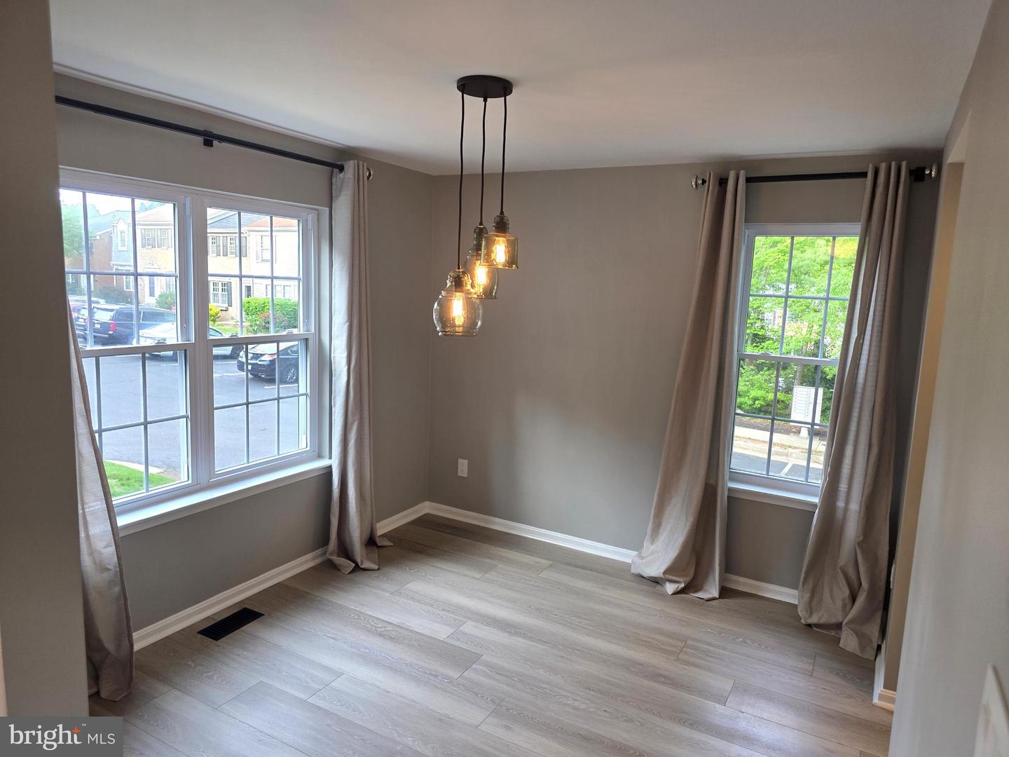 3185 LAWSONS HILL PL, ALEXANDRIA, Virginia 22310, 3 Bedrooms Bedrooms, 8 Rooms Rooms,3 BathroomsBathrooms,Residential,For sale,3185 LAWSONS HILL PL,VAFX2231802 MLS # VAFX2231802