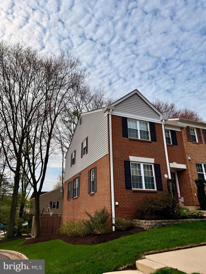 3185 LAWSONS HILL PL, ALEXANDRIA, Virginia 22310, 3 Bedrooms Bedrooms, 8 Rooms Rooms,3 BathroomsBathrooms,Residential,For sale,3185 LAWSONS HILL PL,VAFX2231802 MLS # VAFX2231802