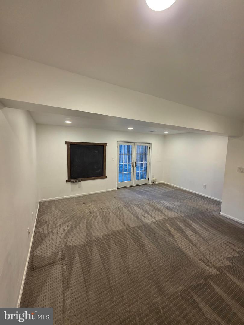 3185 LAWSONS HILL PL, ALEXANDRIA, Virginia 22310, 3 Bedrooms Bedrooms, 8 Rooms Rooms,3 BathroomsBathrooms,Residential,For sale,3185 LAWSONS HILL PL,VAFX2231802 MLS # VAFX2231802