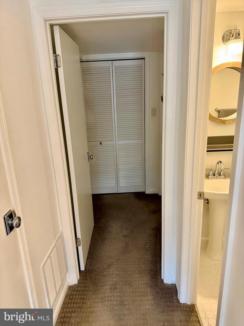 3185 LAWSONS HILL PL, ALEXANDRIA, Virginia 22310, 3 Bedrooms Bedrooms, 8 Rooms Rooms,3 BathroomsBathrooms,Residential,For sale,3185 LAWSONS HILL PL,VAFX2231802 MLS # VAFX2231802