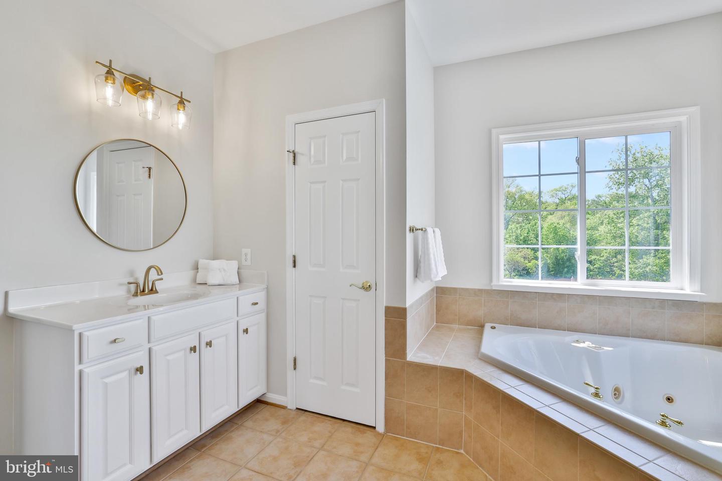 44161 NAVAJO DR, ASHBURN, Virginia 20147, 5 Bedrooms Bedrooms, ,4 BathroomsBathrooms,Residential,For sale,44161 NAVAJO DR,VALO2092932 MLS # VALO2092932
