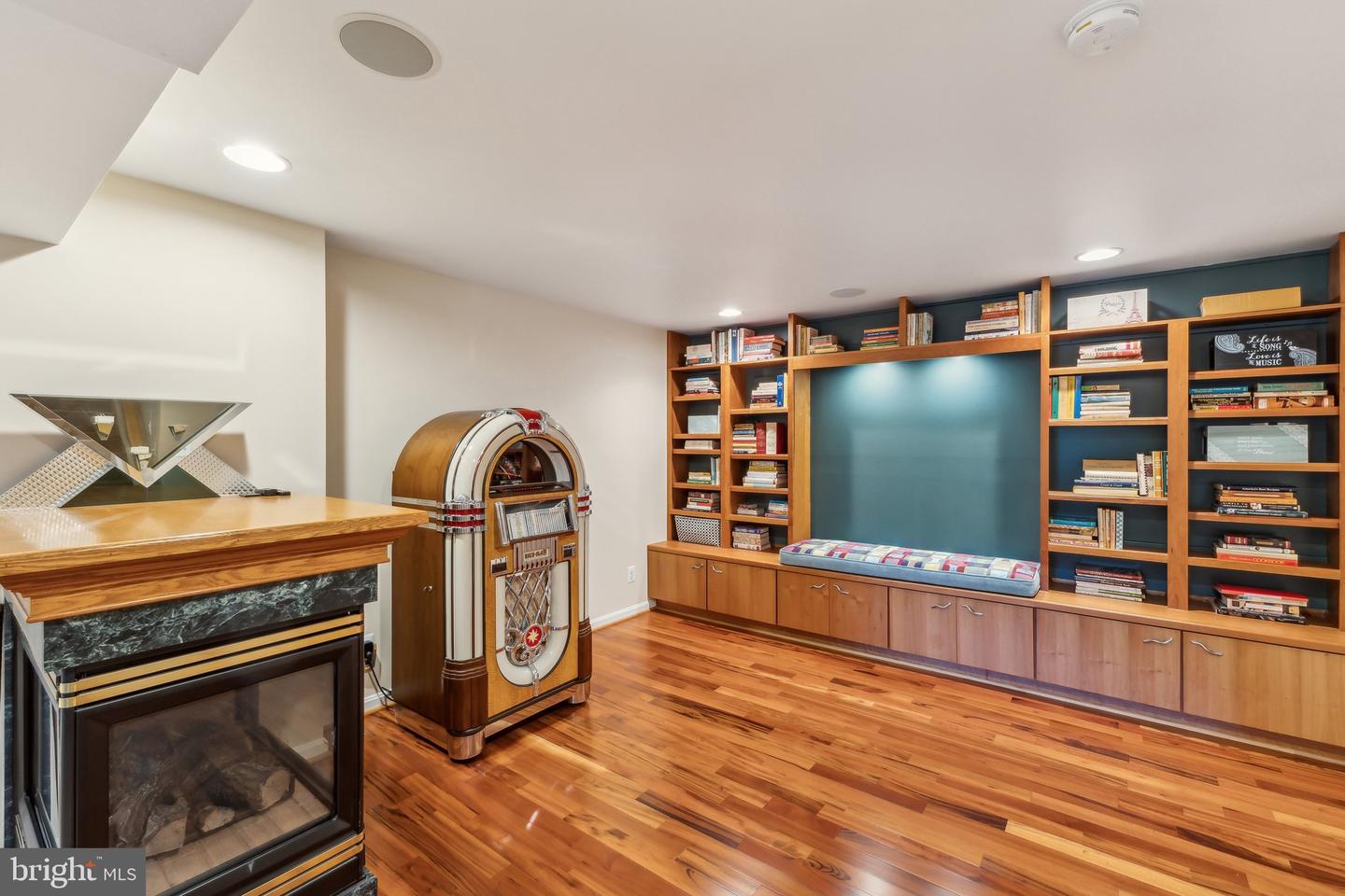 13217 PLEASANT GLEN CT, HERNDON, Virginia 20171, 4 Bedrooms Bedrooms, ,3 BathroomsBathrooms,Residential,For sale,13217 PLEASANT GLEN CT,VAFX2232160 MLS # VAFX2232160