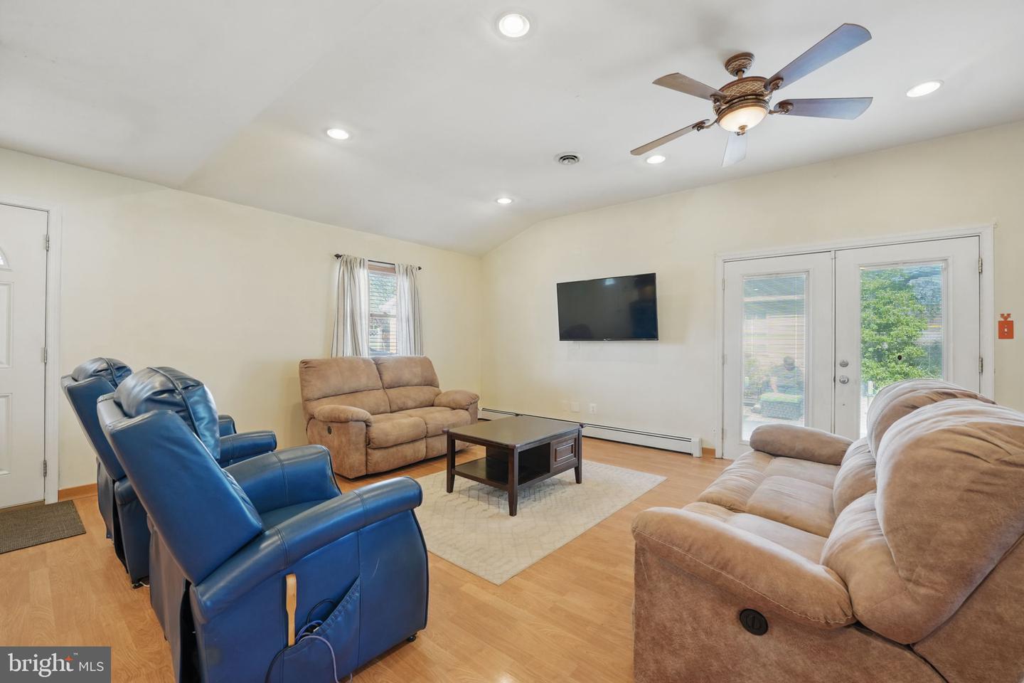 9807 HUTCHISON LN, MANASSAS, Virginia 20110, 3 Bedrooms Bedrooms, ,3 BathroomsBathrooms,Residential,For sale,9807 HUTCHISON LN,VAMN2008088 MLS # VAMN2008088