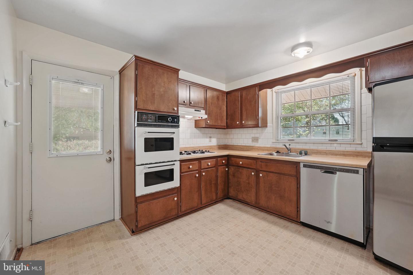 4905 SPRINGBROOK DR, ANNANDALE, Virginia 22003, 4 Bedrooms Bedrooms, 8 Rooms Rooms,2 BathroomsBathrooms,Residential,For sale,4905 SPRINGBROOK DR,VAFX2232454 MLS # VAFX2232454
