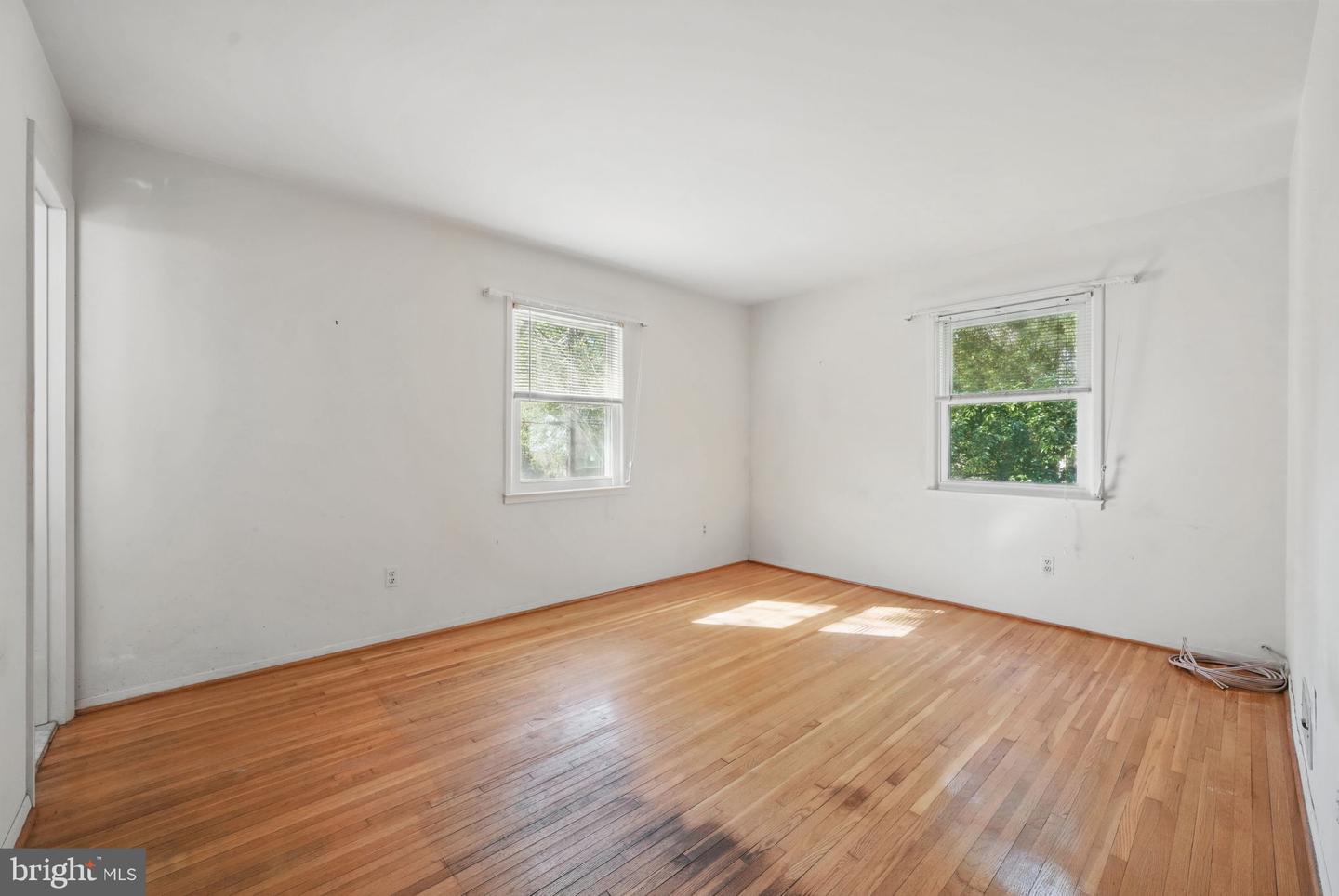 4905 SPRINGBROOK DR, ANNANDALE, Virginia 22003, 4 Bedrooms Bedrooms, 8 Rooms Rooms,2 BathroomsBathrooms,Residential,For sale,4905 SPRINGBROOK DR,VAFX2232454 MLS # VAFX2232454
