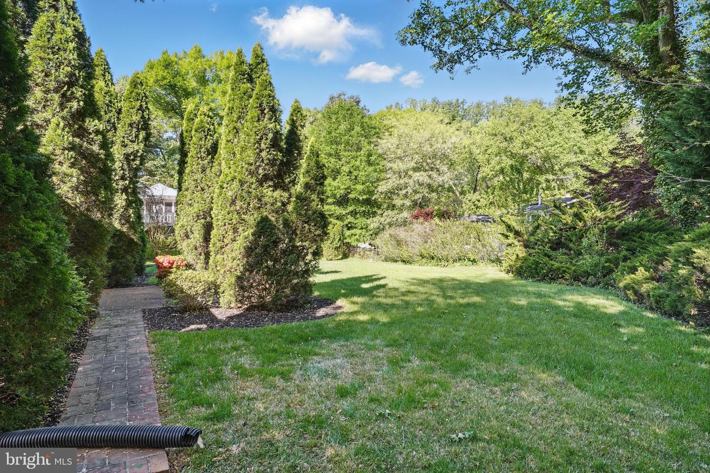 4905 SPRINGBROOK DR, ANNANDALE, Virginia 22003, 4 Bedrooms Bedrooms, 8 Rooms Rooms,2 BathroomsBathrooms,Residential,For sale,4905 SPRINGBROOK DR,VAFX2232454 MLS # VAFX2232454