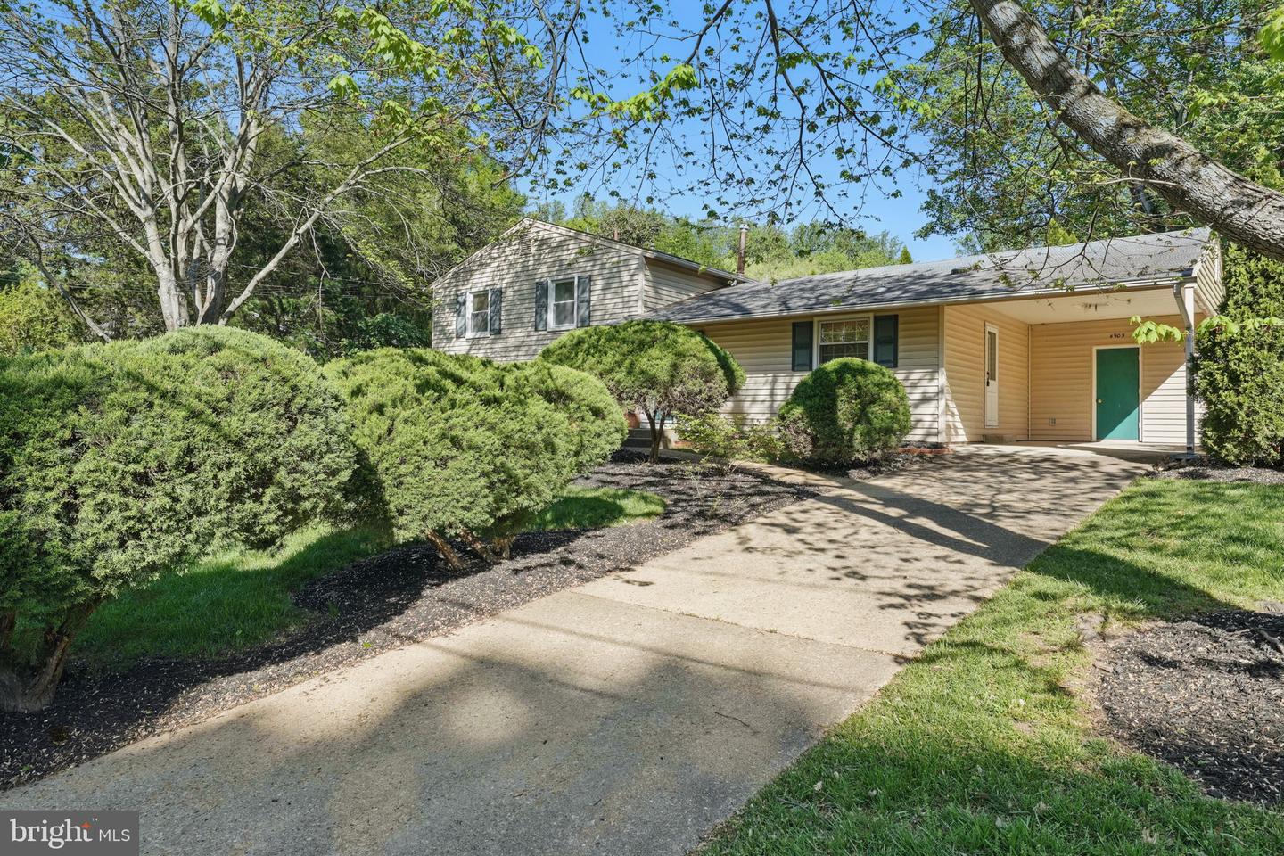 4905 SPRINGBROOK DR, ANNANDALE, Virginia 22003, 4 Bedrooms Bedrooms, 8 Rooms Rooms,2 BathroomsBathrooms,Residential,For sale,4905 SPRINGBROOK DR,VAFX2232454 MLS # VAFX2232454