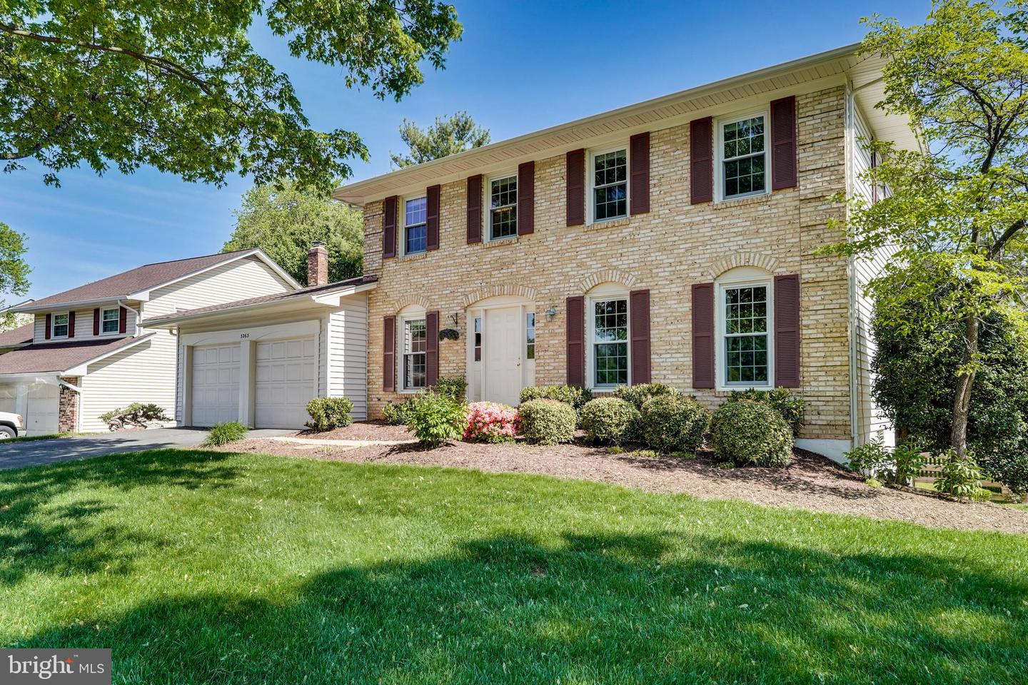 3263 KINROSS CIR, HERNDON, Virginia 20171, 4 Bedrooms Bedrooms, ,2 BathroomsBathrooms,Residential,For sale,3263 KINROSS CIR,VAFX2232490 MLS # VAFX2232490
