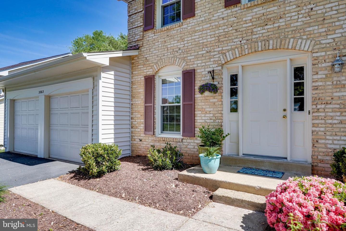 3263 KINROSS CIR, HERNDON, Virginia 20171, 4 Bedrooms Bedrooms, ,2 BathroomsBathrooms,Residential,For sale,3263 KINROSS CIR,VAFX2232490 MLS # VAFX2232490