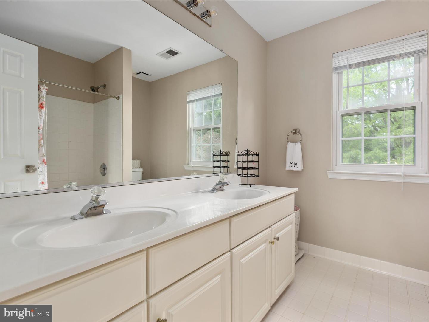 43876 GLENHAZEL DR, ASHBURN, Virginia 20147, 5 Bedrooms Bedrooms, ,4 BathroomsBathrooms,Residential,For sale,43876 GLENHAZEL DR,VALO2093140 MLS # VALO2093140