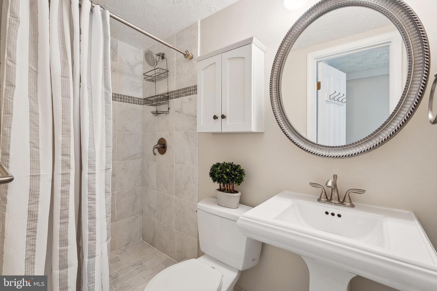 7728 CAMP ALGER AVE, FALLS CHURCH, Virginia 22042, 3 Bedrooms Bedrooms, ,2 BathroomsBathrooms,Residential,For sale,7728 CAMP ALGER AVE,VAFX2232586 MLS # VAFX2232586