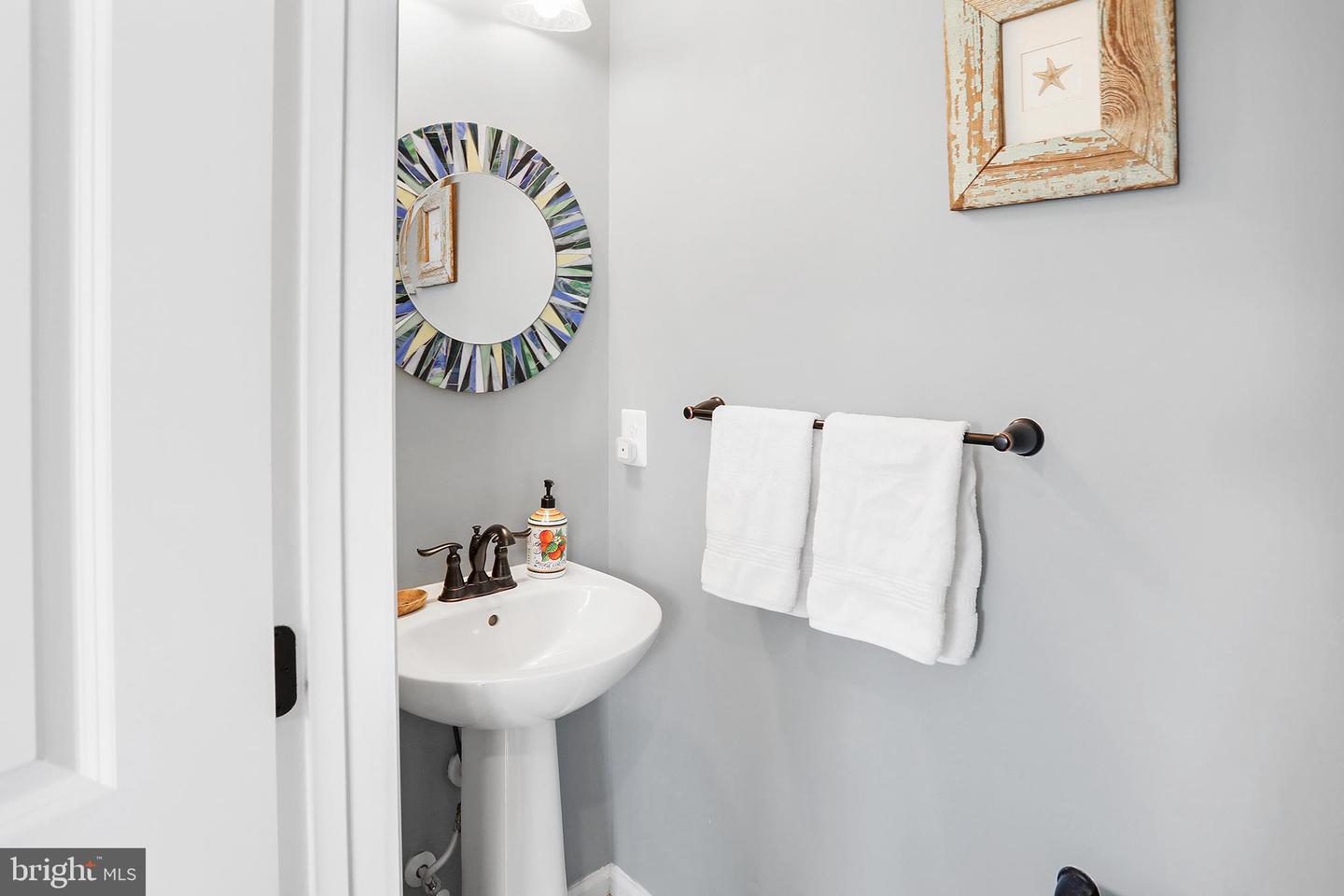 25936 RACING SUN DR, ALDIE, Virginia 20105, 3 Bedrooms Bedrooms, ,2 BathroomsBathrooms,Residential,For sale,25936 RACING SUN DR,VALO2093156 MLS # VALO2093156