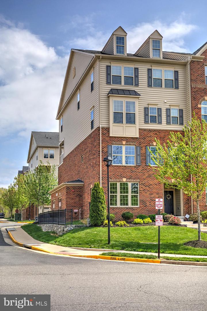 25936 RACING SUN DR, ALDIE, Virginia 20105, 3 Bedrooms Bedrooms, ,2 BathroomsBathrooms,Residential,For sale,25936 RACING SUN DR,VALO2093156 MLS # VALO2093156