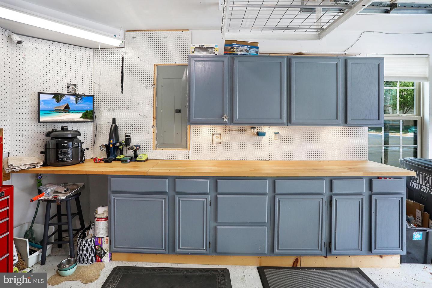 25936 RACING SUN DR, ALDIE, Virginia 20105, 3 Bedrooms Bedrooms, ,2 BathroomsBathrooms,Residential,For sale,25936 RACING SUN DR,VALO2093156 MLS # VALO2093156