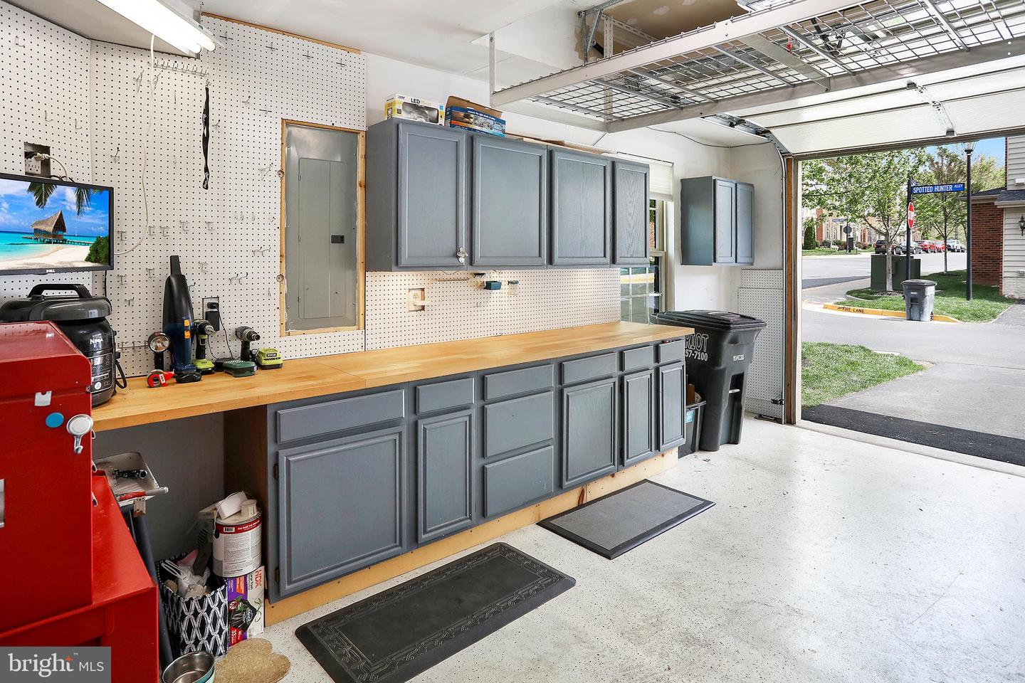 25936 RACING SUN DR, ALDIE, Virginia 20105, 3 Bedrooms Bedrooms, ,2 BathroomsBathrooms,Residential,For sale,25936 RACING SUN DR,VALO2093156 MLS # VALO2093156