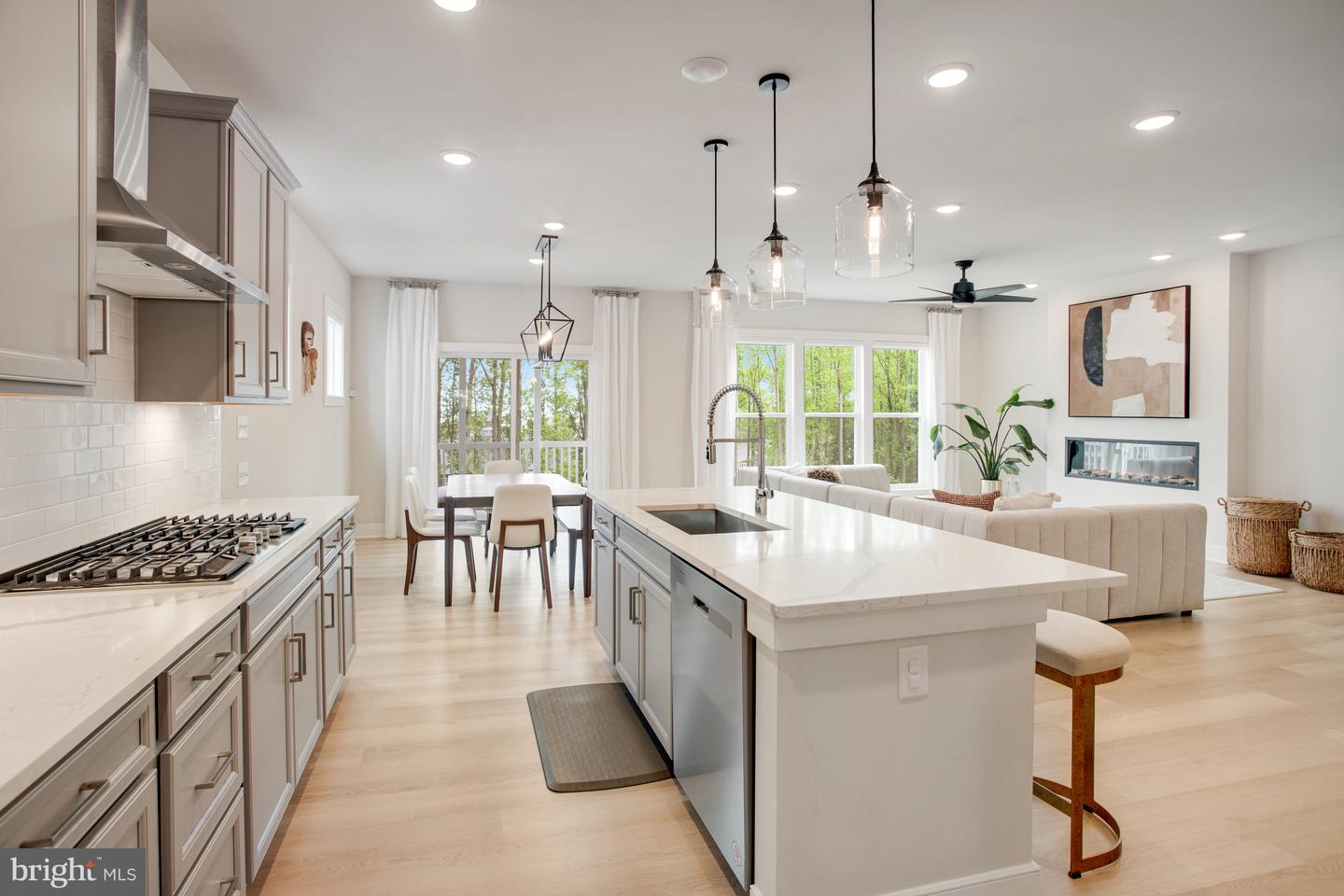 2097 BLUE MOCKINGBIRD LN, DUMFRIES, Virginia 22026, 5 Bedrooms Bedrooms, ,4 BathroomsBathrooms,Residential,For sale,2097 BLUE MOCKINGBIRD LN,VAPW2091438 MLS # VAPW2091438