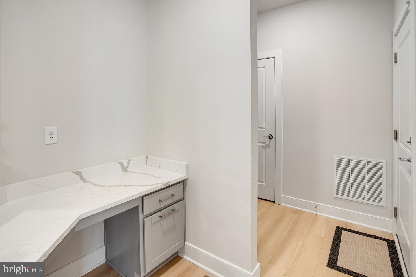 2097 BLUE MOCKINGBIRD LN, DUMFRIES, Virginia 22026, 5 Bedrooms Bedrooms, ,4 BathroomsBathrooms,Residential,For sale,2097 BLUE MOCKINGBIRD LN,VAPW2091438 MLS # VAPW2091438